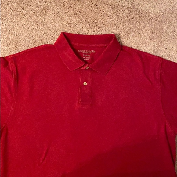 2 button polo style red short sleeve shirt - Picture 2 of 4